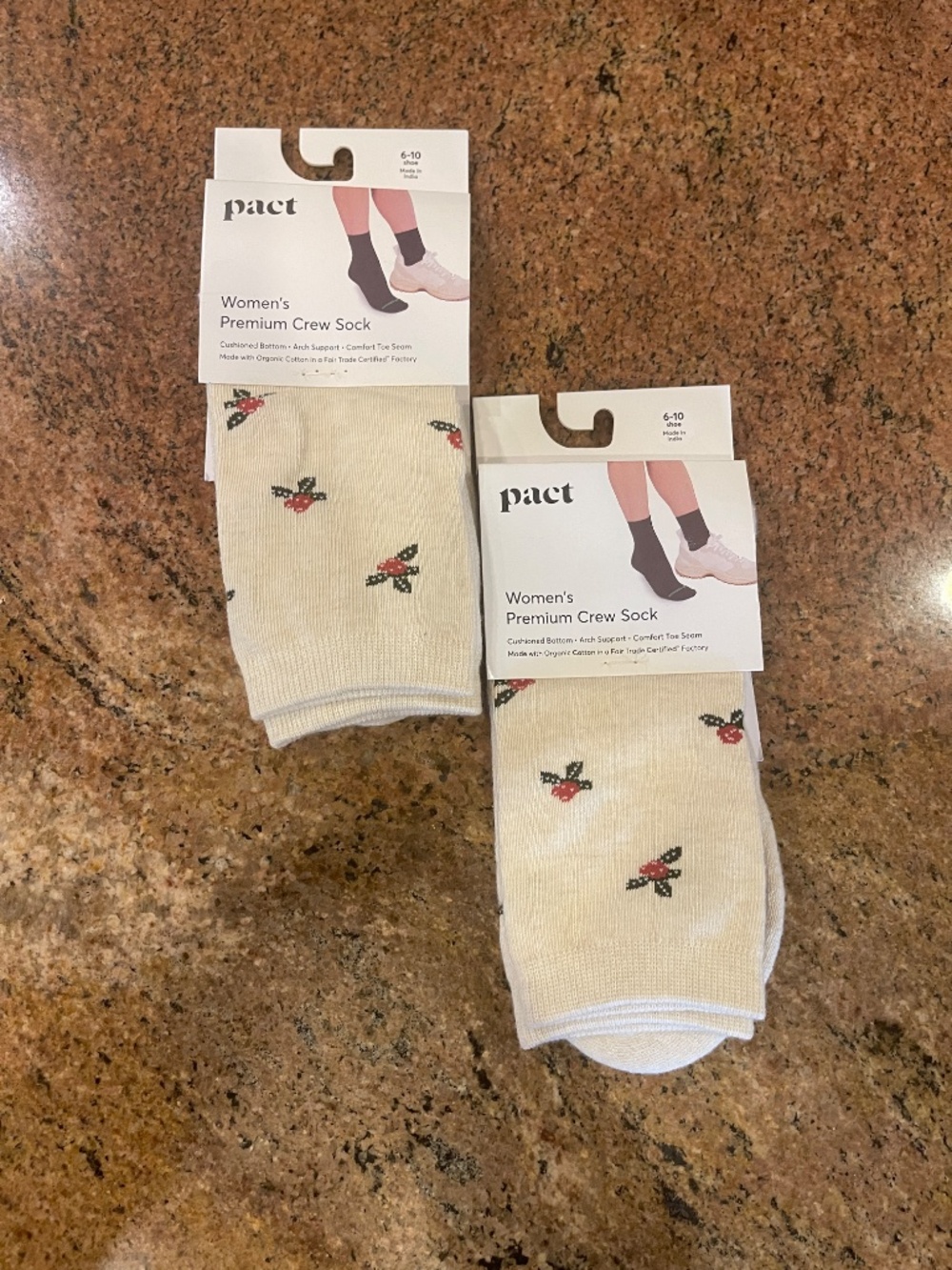 NEW! Pact Ditzy Holly  Premium Crew Socks Two Pair NWT!